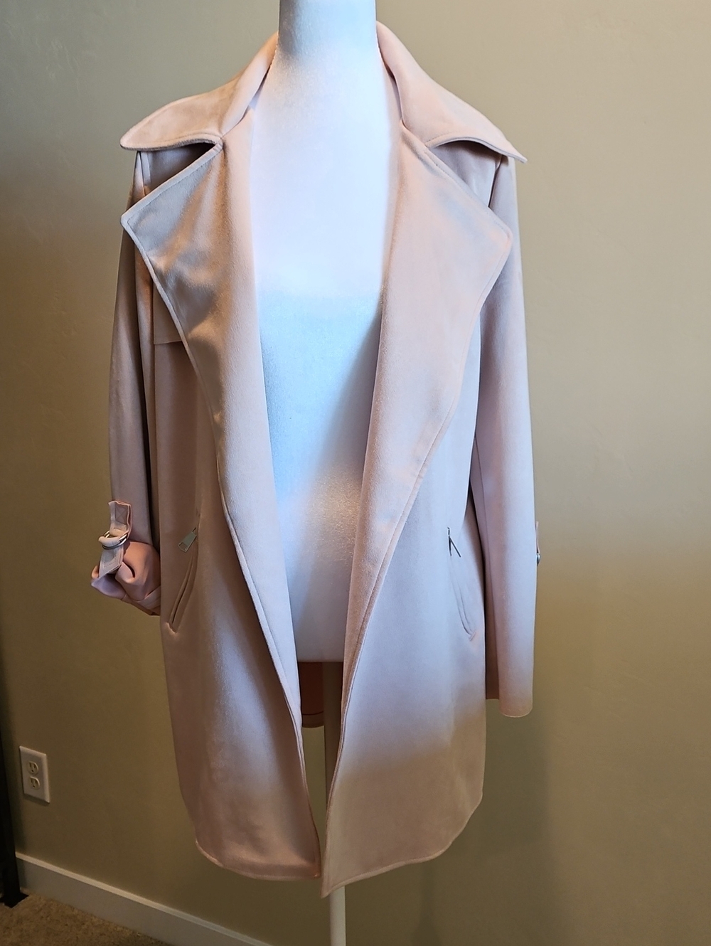 Charlie Paige Pink coat - size m NWT